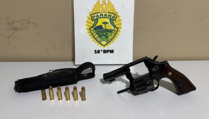 Foto: 16º BPM Pinhão - ROTAM apreende arma de fogo e prende dois homens após disparo e briga em bar